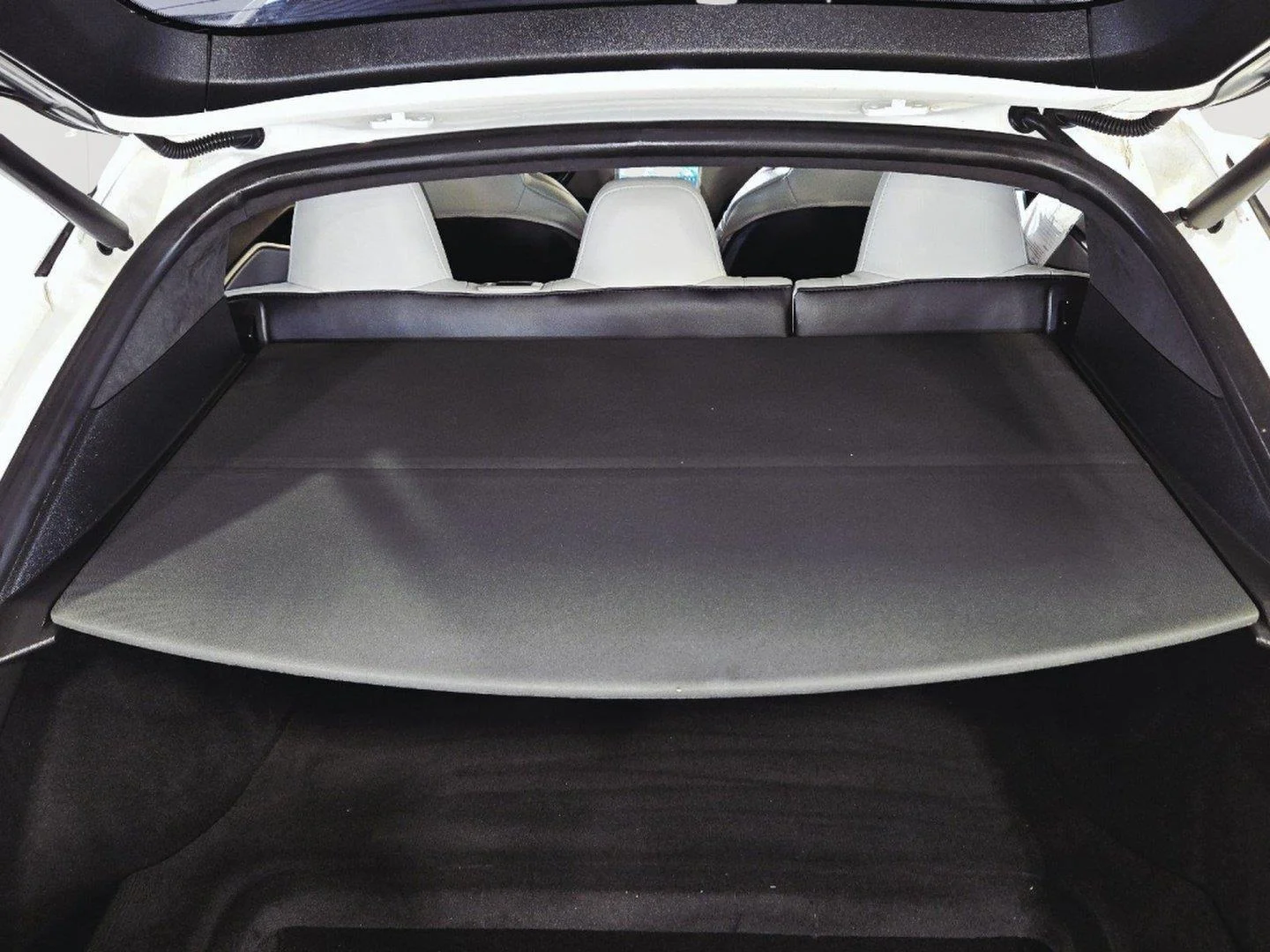 Used 2015 White Tesla P85D image 61