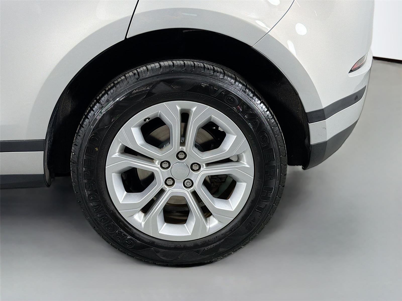 Used 2020 Silver Land Rover S image 28