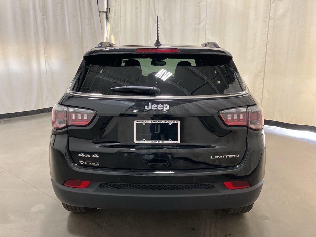 New 2026 Diamond Black Crystal Pearl-Coat Exterior Paint Jeep Limited image 21