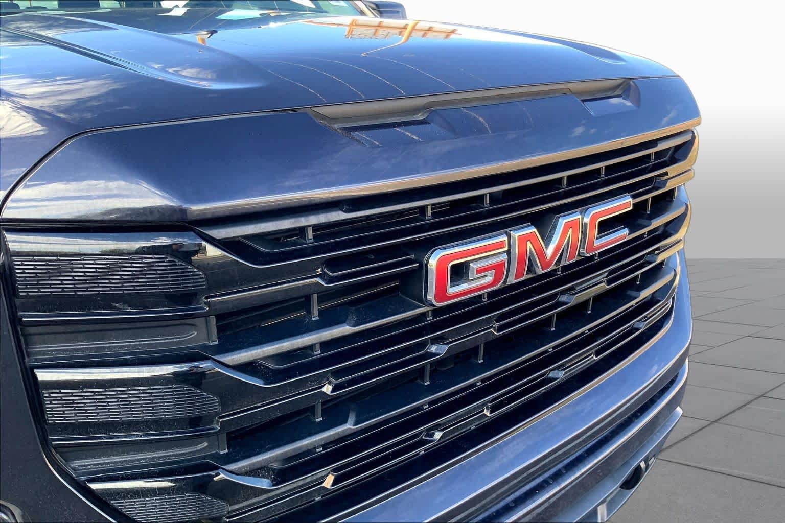 Used 2024 Titanium Rush Metallic GMC Elevation image 27