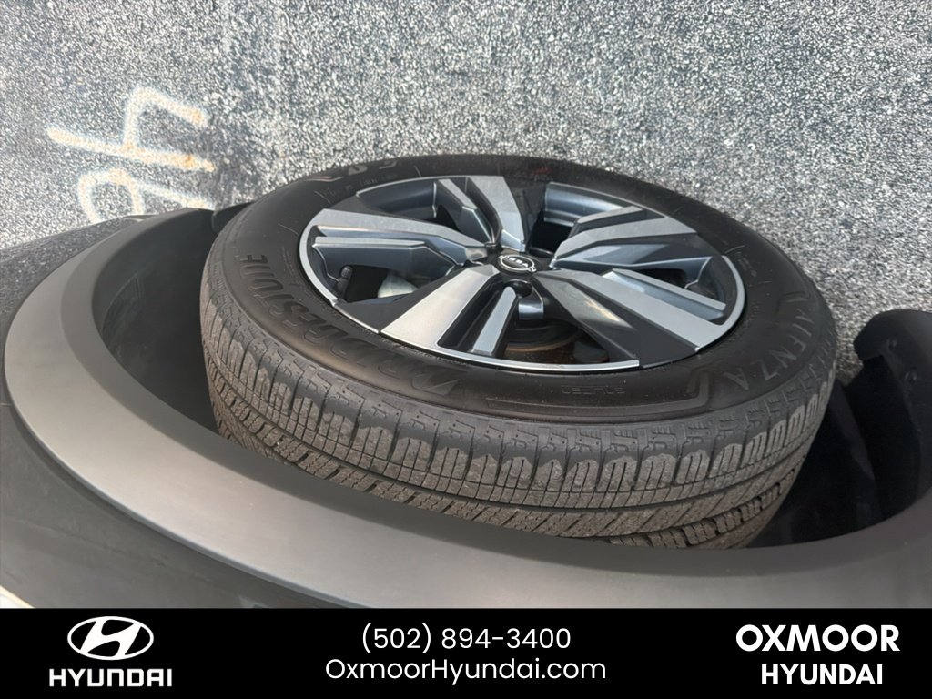 Used 2023 Super Black Nissan SL image 3
