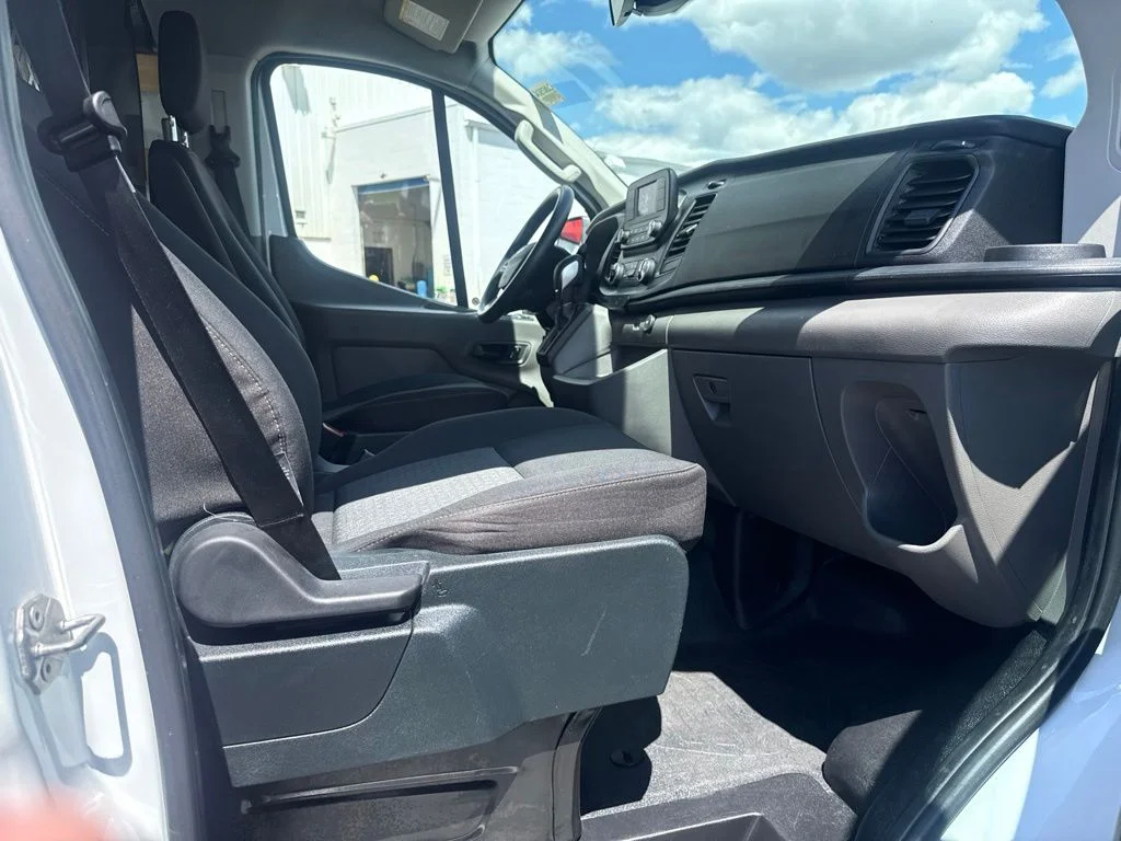 Used 2023 Oxford White Ford Base image 36