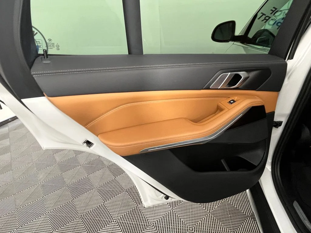 Used 2023 White BMW xDrive40i image 20