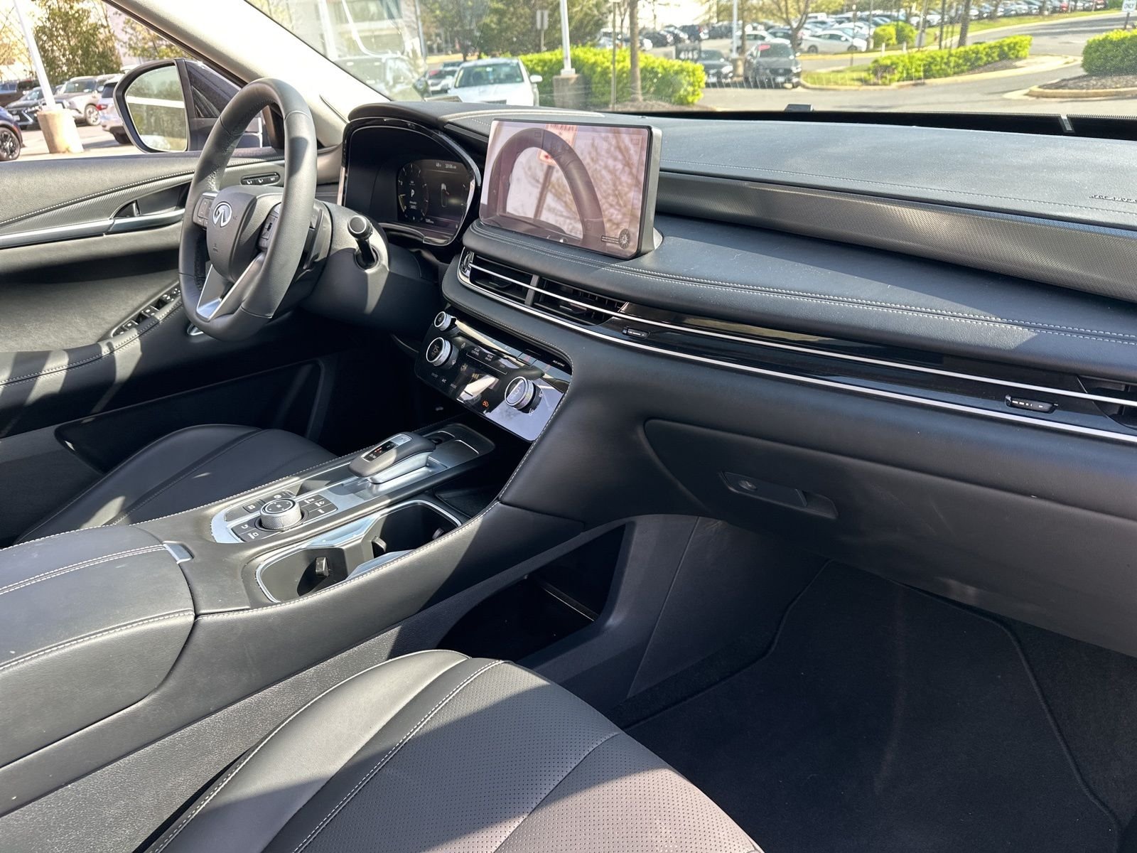 Used 2026 White INFINITI LUXE image 30