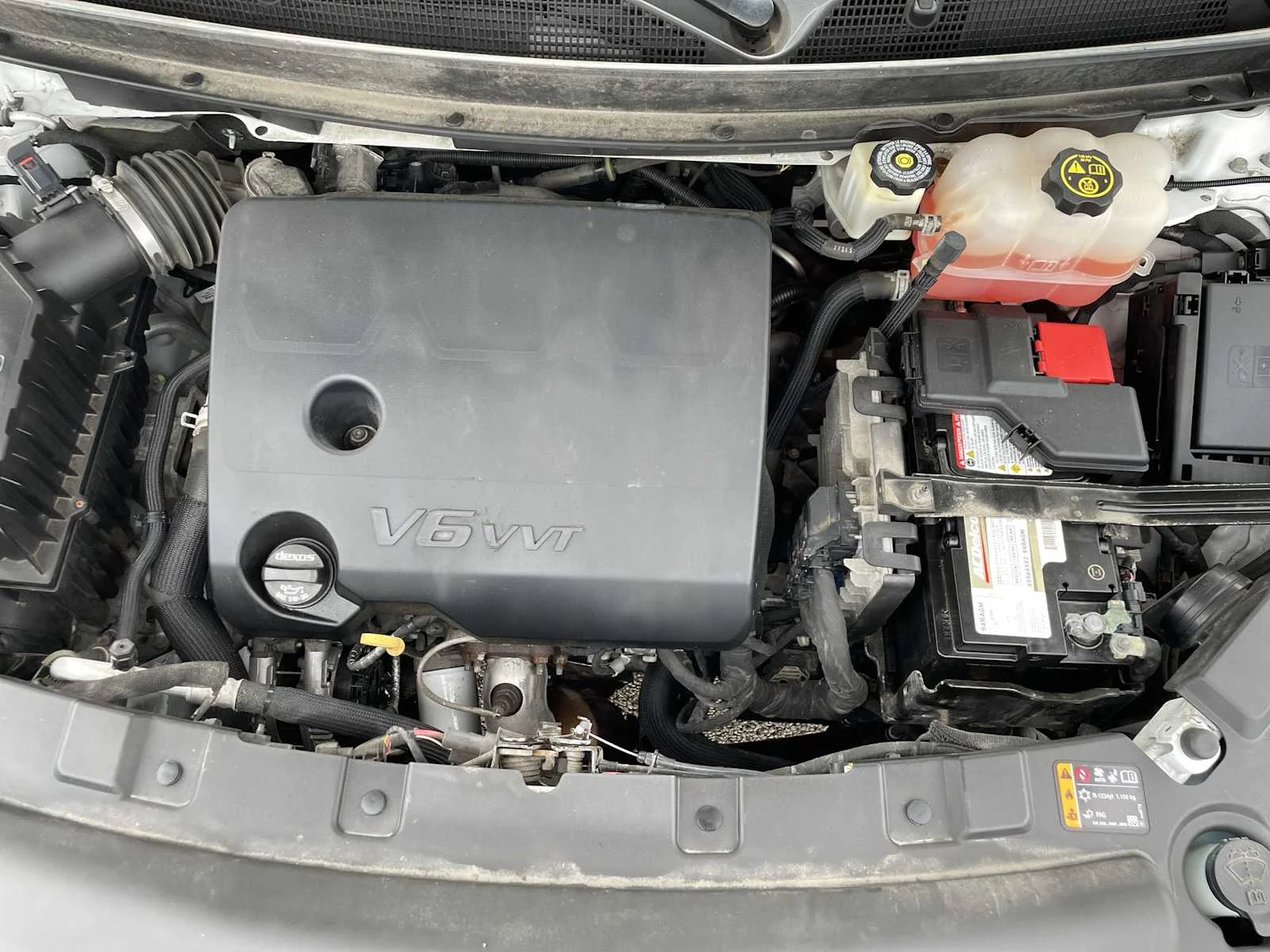 Used 2020 Includes Satin Nickel lower exterior accent color.) Buick Essence image 31