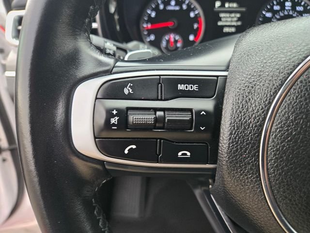 Used 2024 White Kia GT image 19