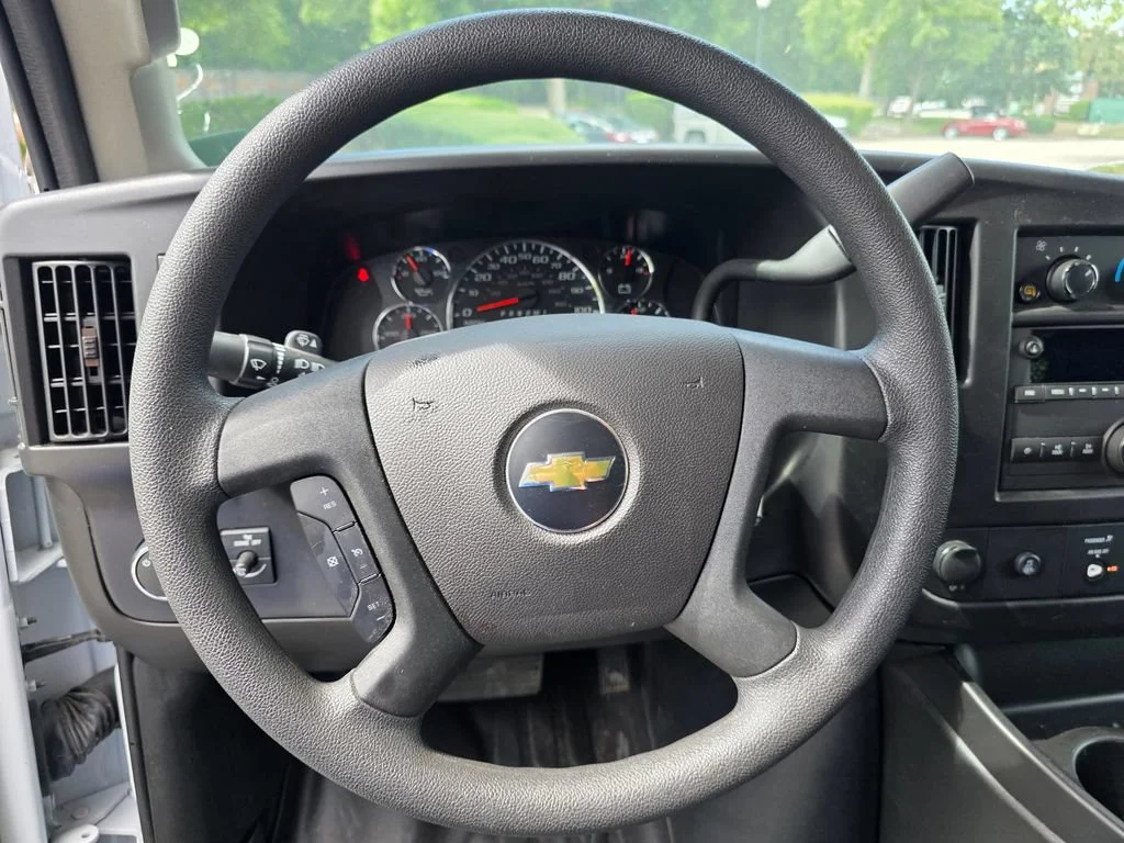 Used 2025 Summit White Chevrolet WT image 10