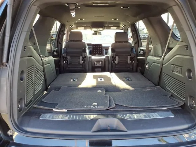 Used 2025 Onyx Black GMC Denali image 6