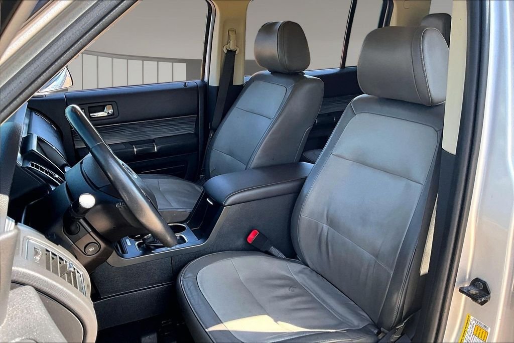 Used 2019 Silver Ford SEL image 26