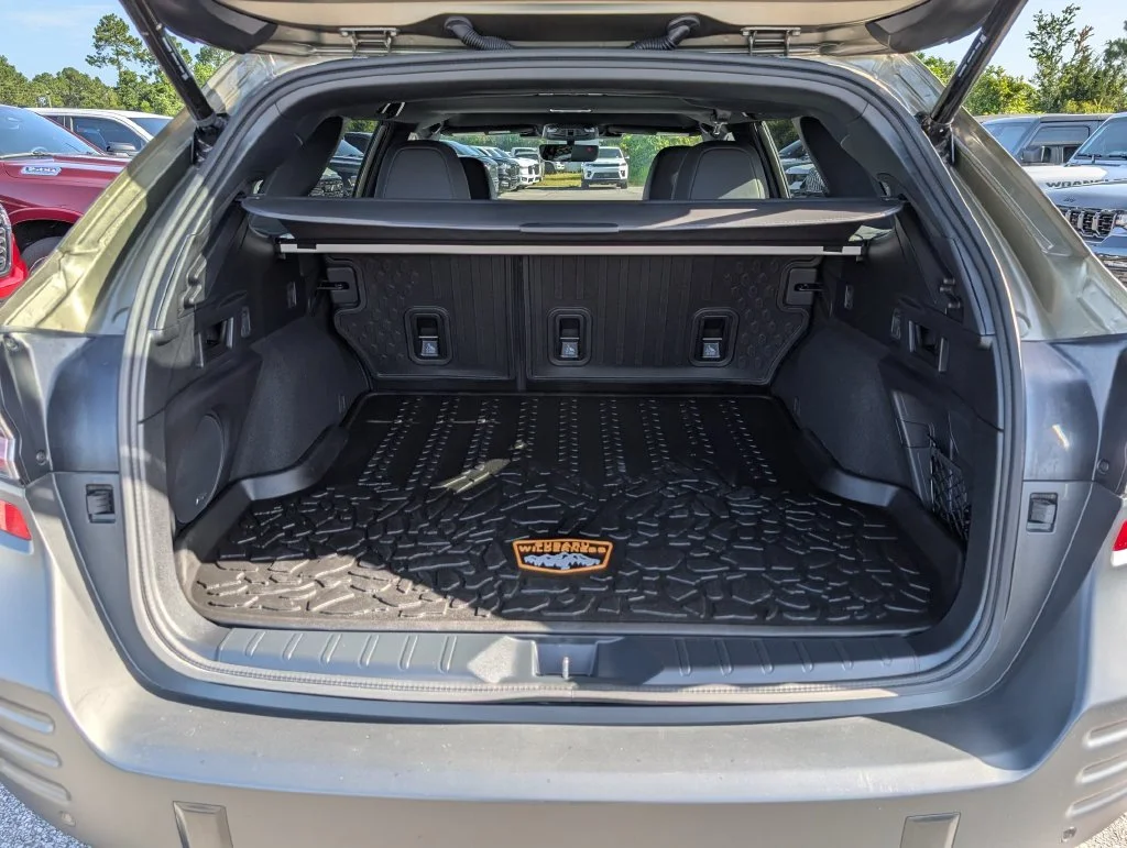 Used 2025 Green Subaru Wilderness image 23