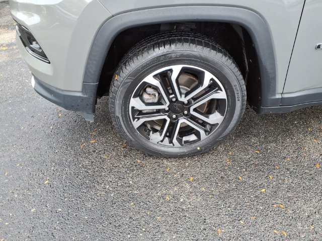 Used 2023 Gray Jeep Limited image 9