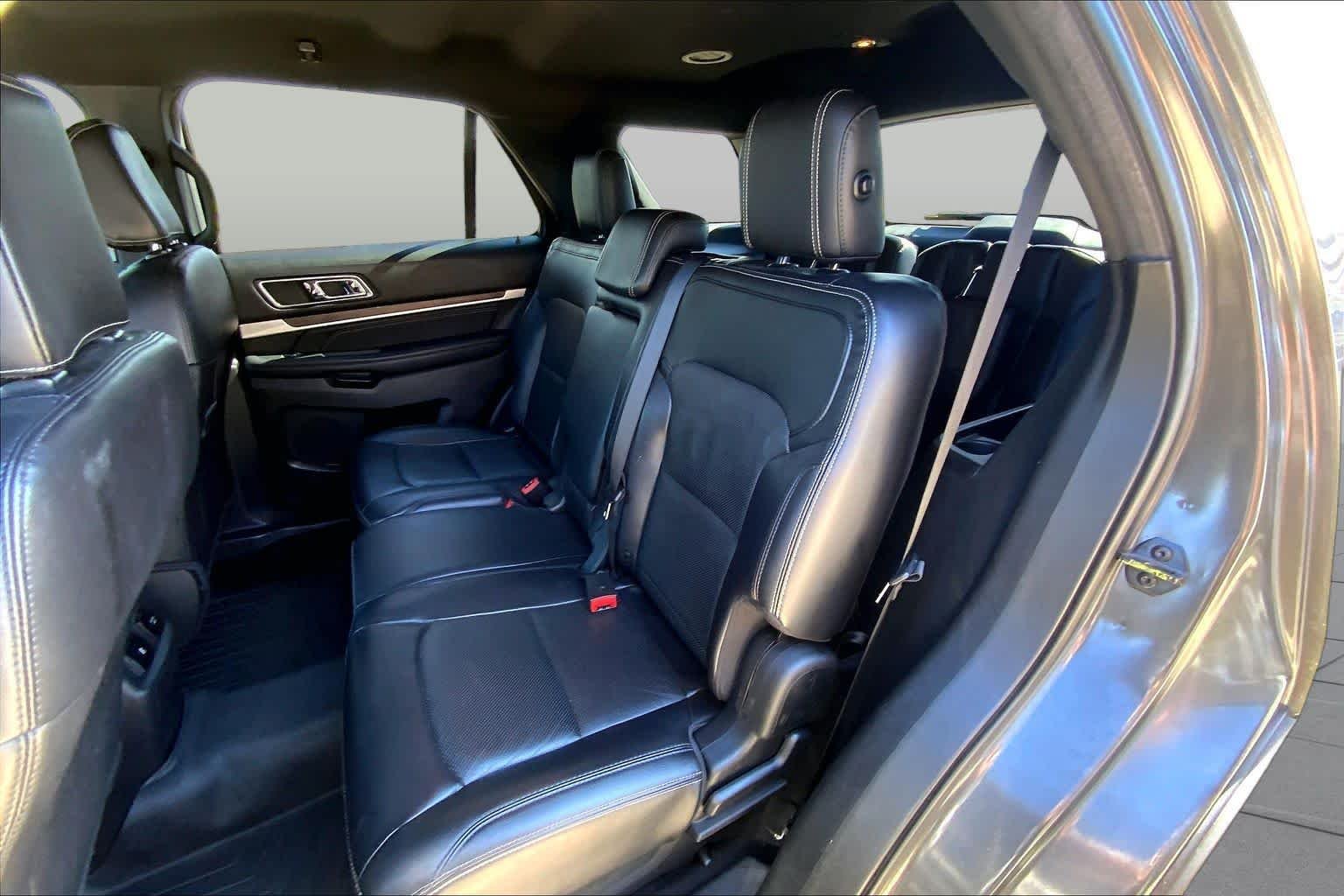 Used 2018 Magnetic Metallic Ford Limited image 19