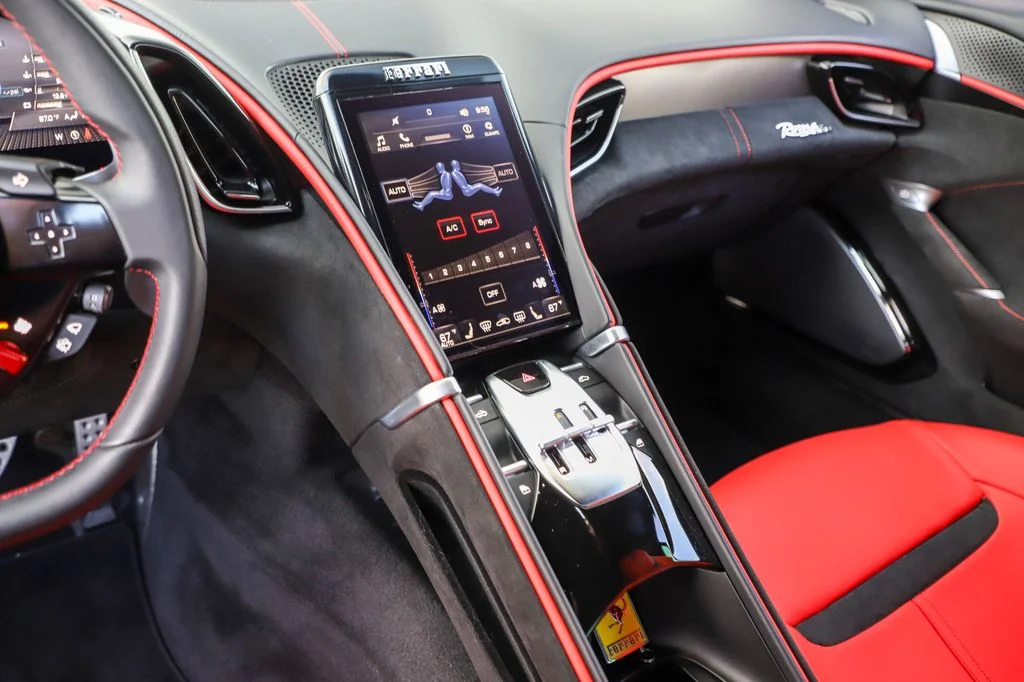 Used 2025 Nero Ferrari Spider image 20