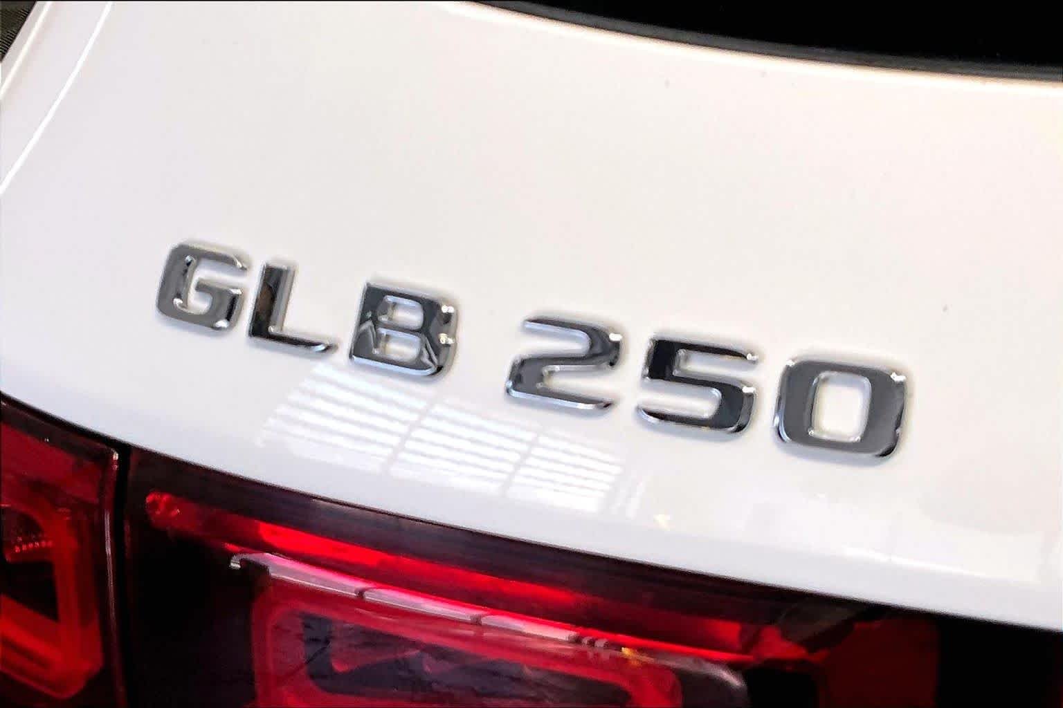 Certified Used 2023 Polar White Mercedes-Benz GLB 250 image 32