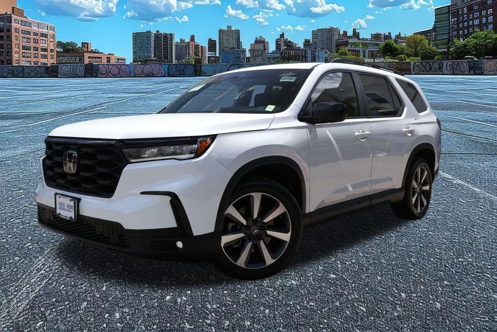 2023 Honda Pilot Sport AWD's photo