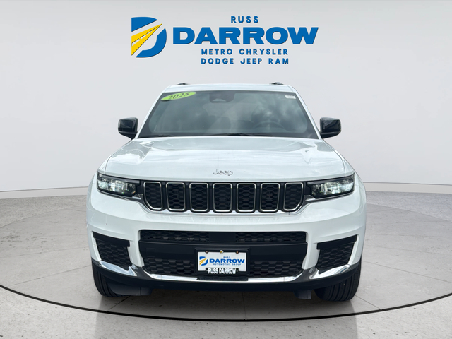 Used 2025 White Jeep Laredo image 8