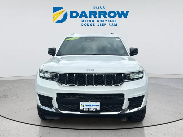 Used 2025 White Jeep Laredo image 8