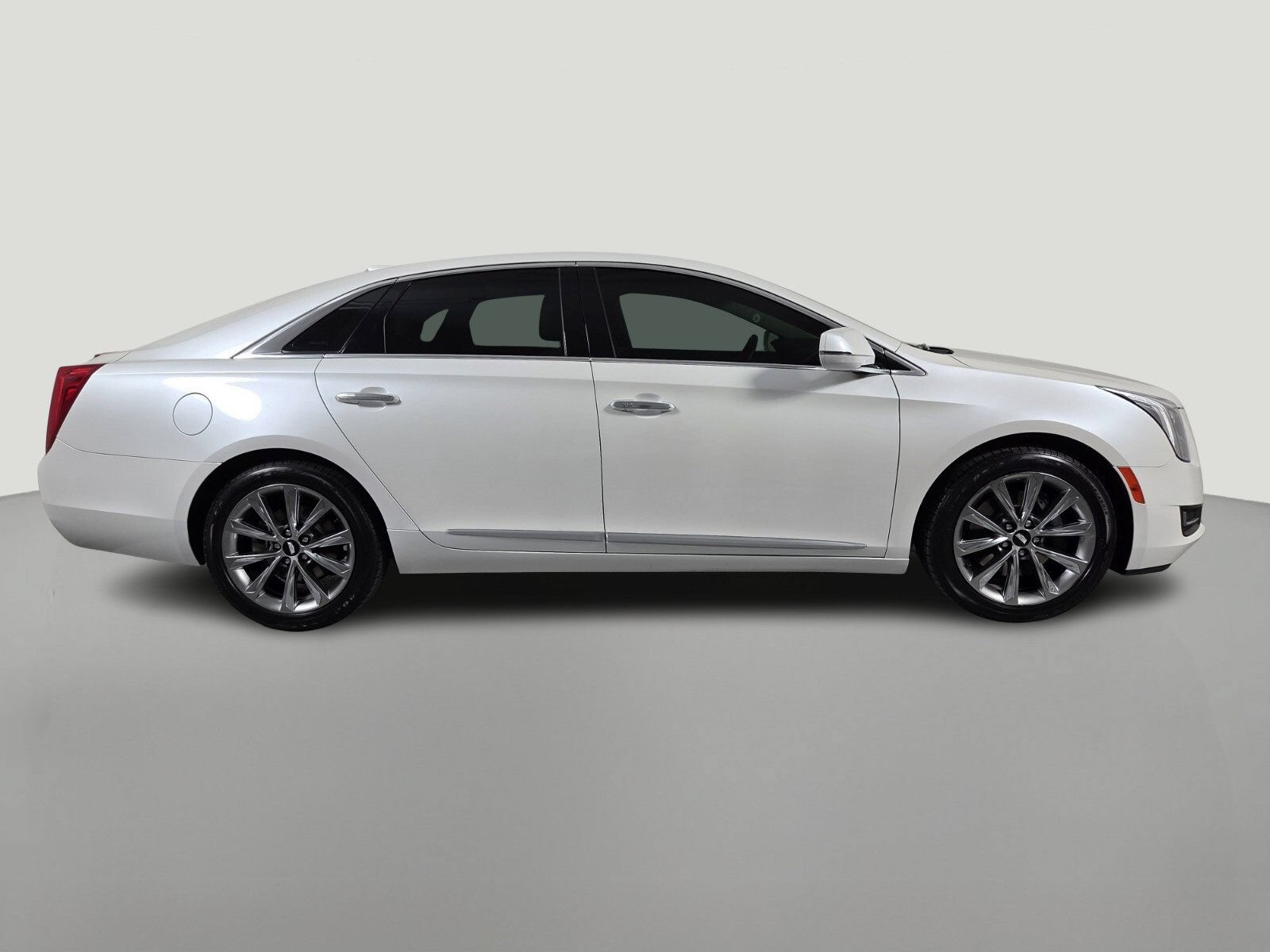 Used 2016 CRYSTAL WHITE TRICOAT Cadillac STD image 7