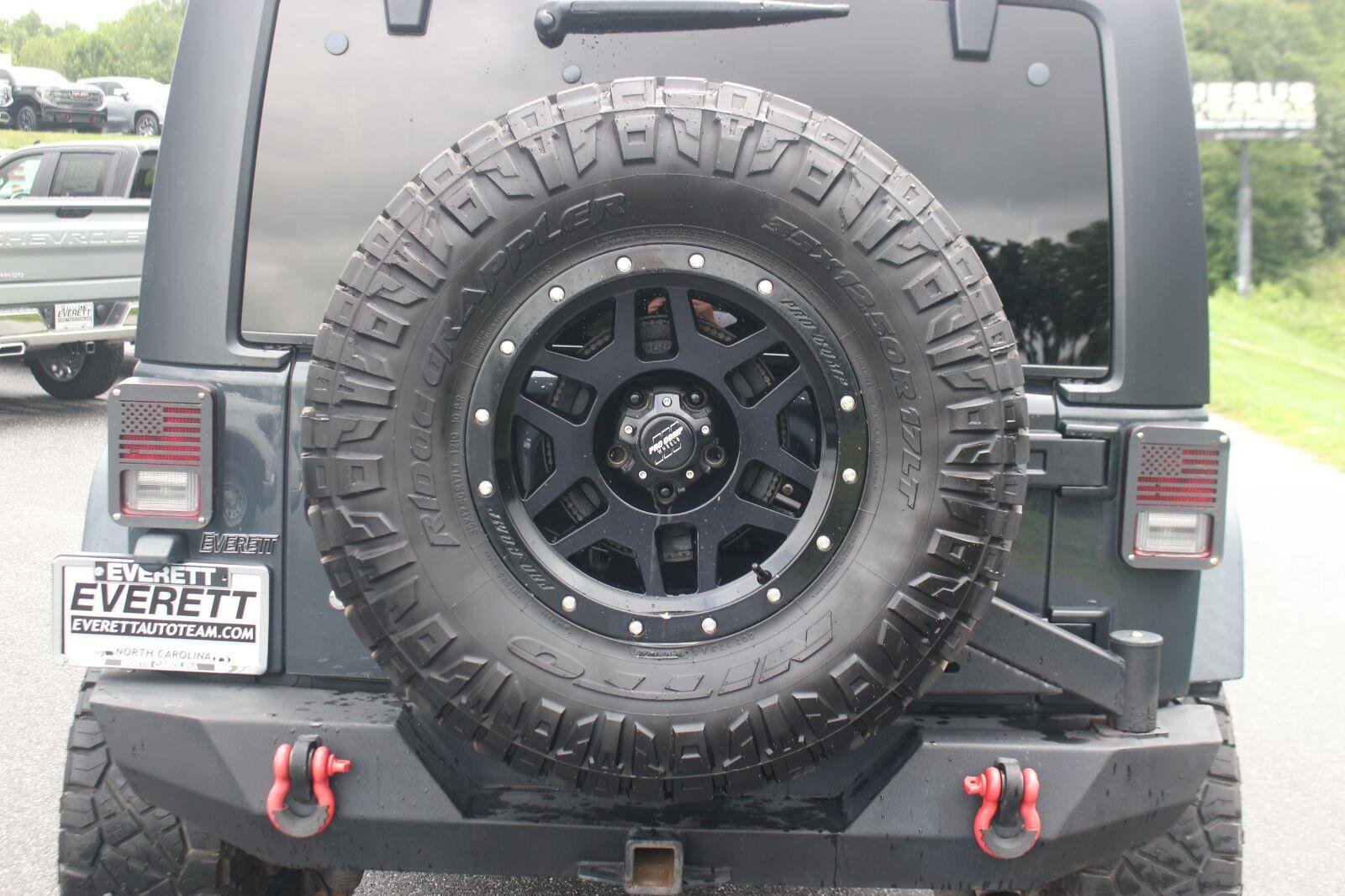 Used 2016 Black Jeep Rubicon image 36