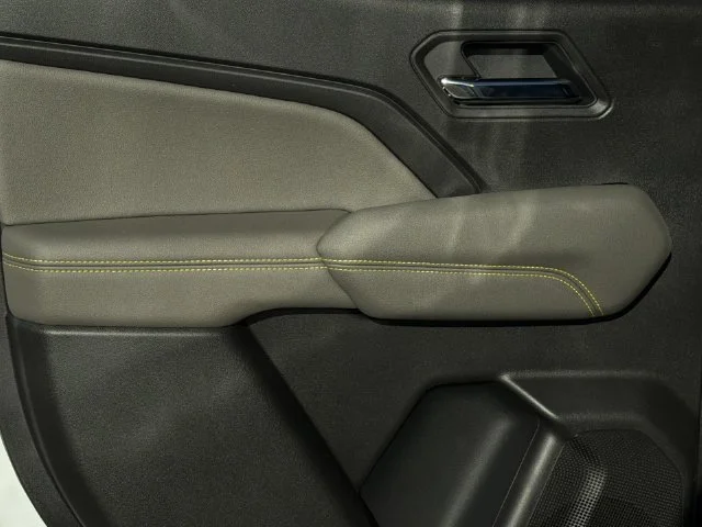 Used 2025 White Chevrolet ZR2 image 21