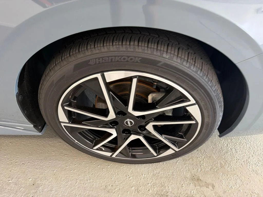 Used 2025 Gray Nissan SR image 5