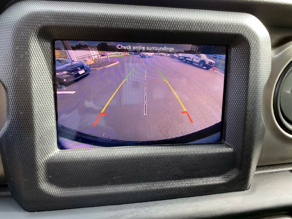 Used 2019 Gray Clearcoat Jeep Sport S image 13