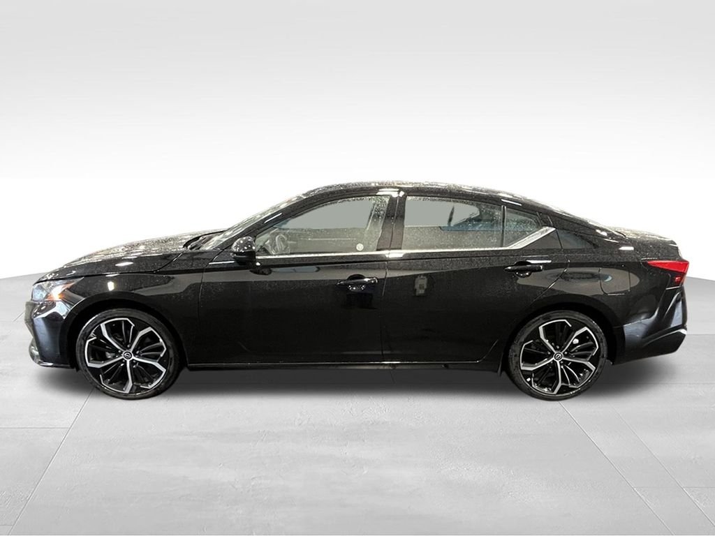 Used 2026 Super Black Nissan 2.5 SR image 10