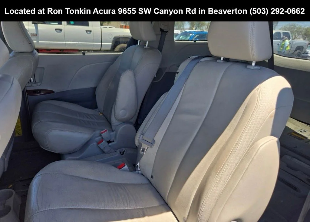 Used 2013 Silver Sky Metallic Toyota XLE image 13