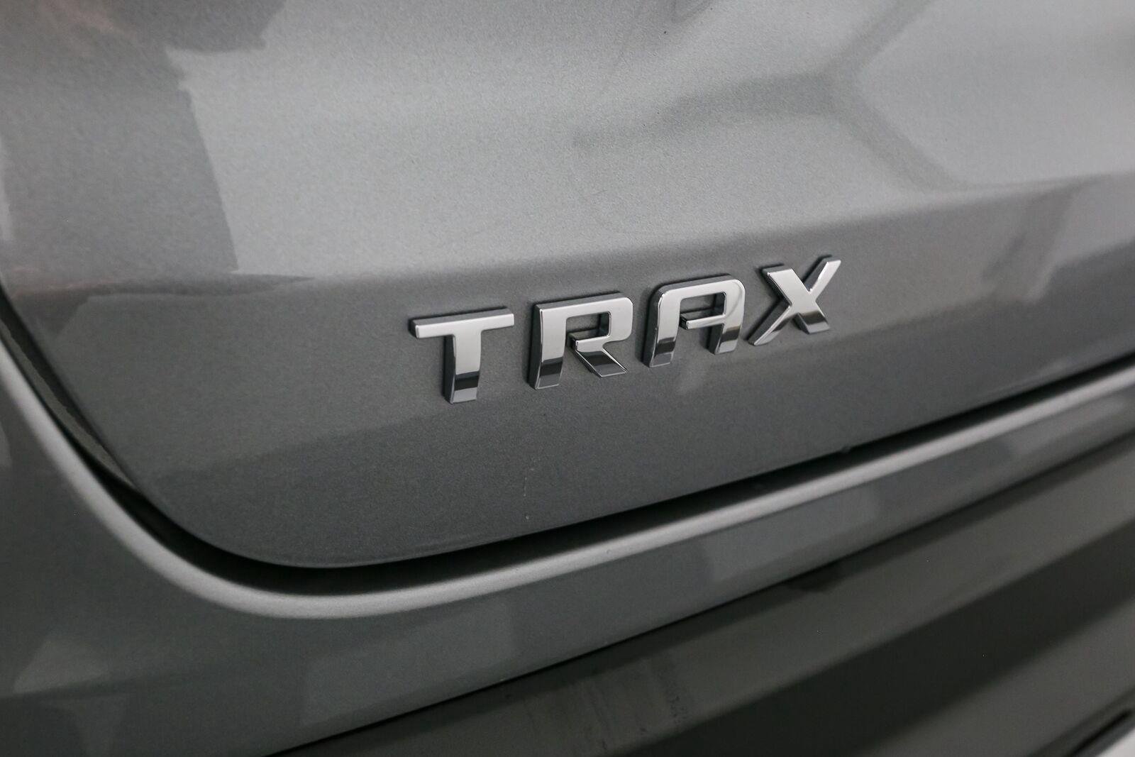 Used 2025 Sterling Gray Metallic Chevrolet LT image 10