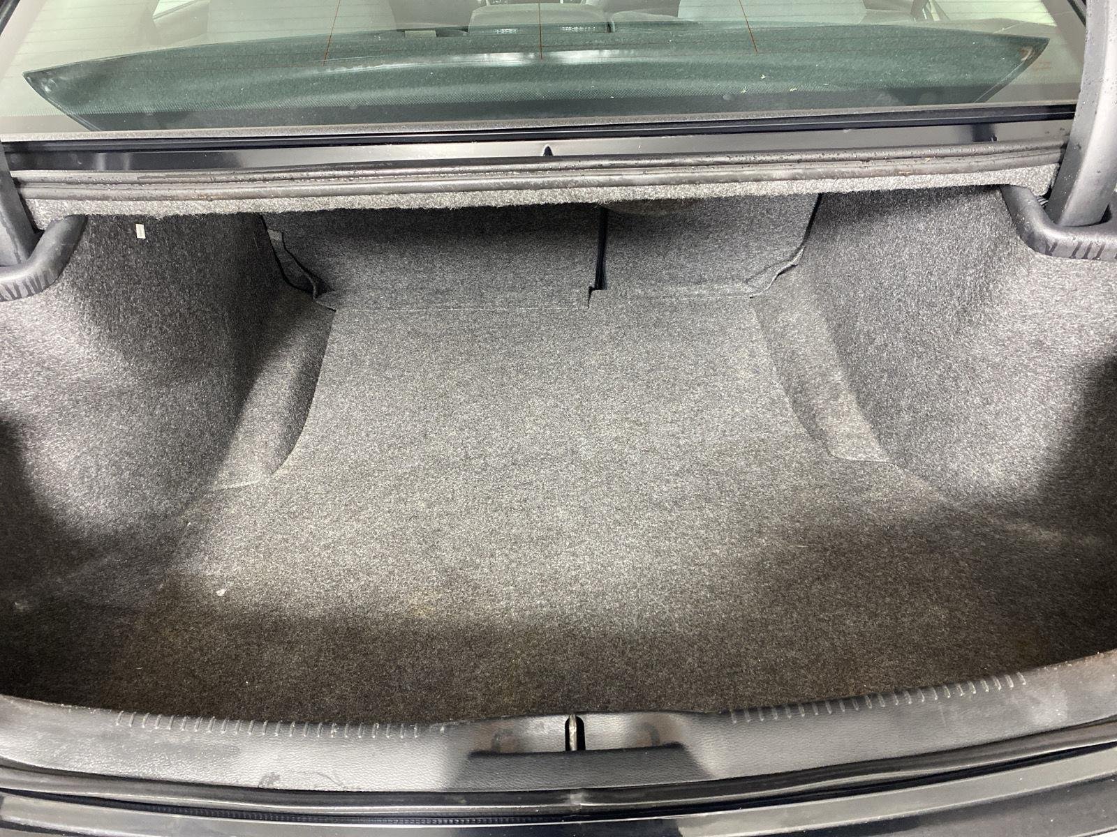 Used 2019 Gloss Black Chrysler Touring image 25