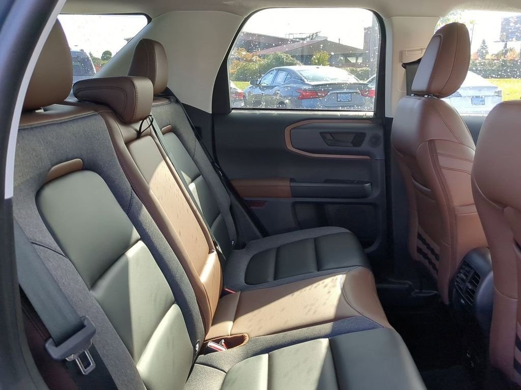 Used 2024 Azure Gray Metallic Tri-Coat Ford Outer Banks image 28