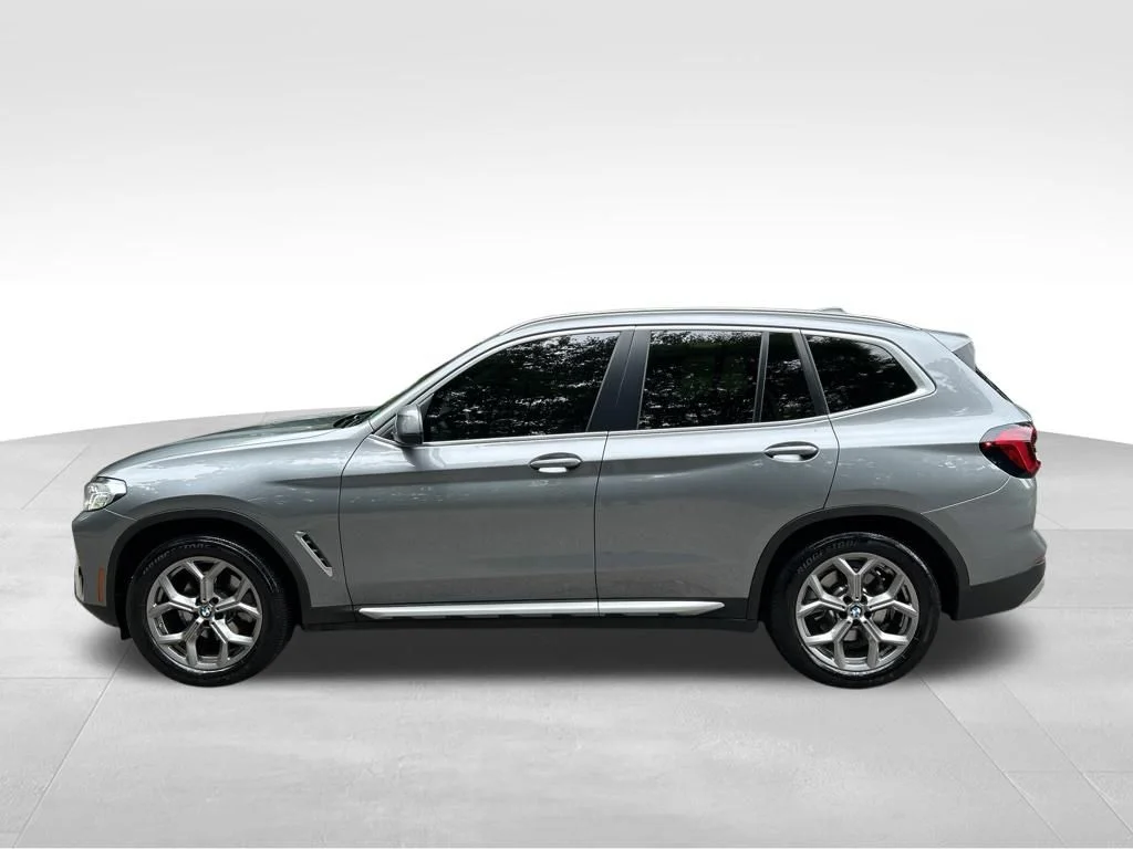 Used 2023 Gray BMW xDrive30i image 2