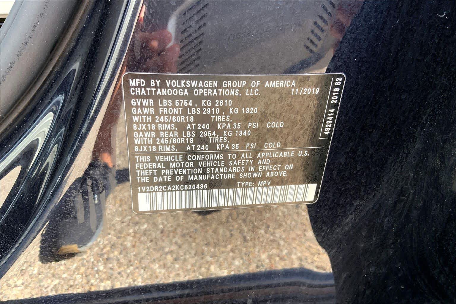 Used 2019 Deep Black Pearl Volkswagen 3.6L V6 SE image 37
