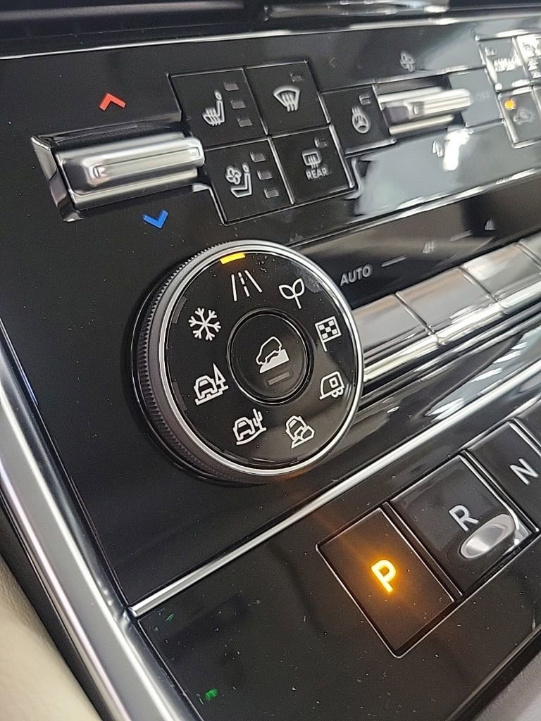 New 2026 Gun Metallic / Super Black Two-tone Nissan Platinum Reserve image 14