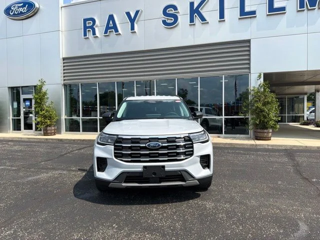 New 2026 Space White Metallic Ford Active image 8