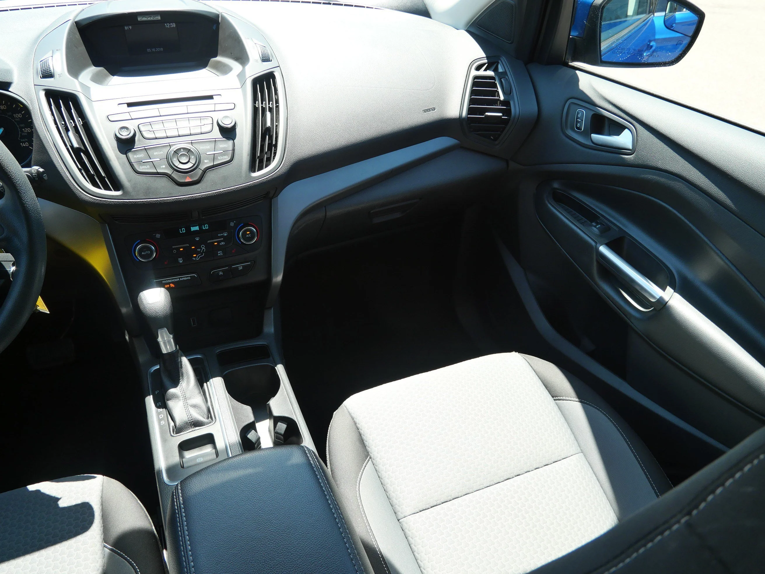 Used 2017 Lightning Blue Metallic Ford SE image 11