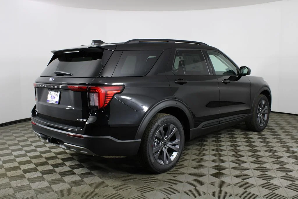 New 2026 Agate Black Metallic Ford Active image 5