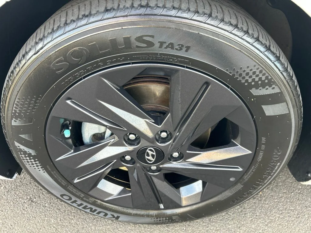 Used 2022 Gray Hyundai SEL image 14