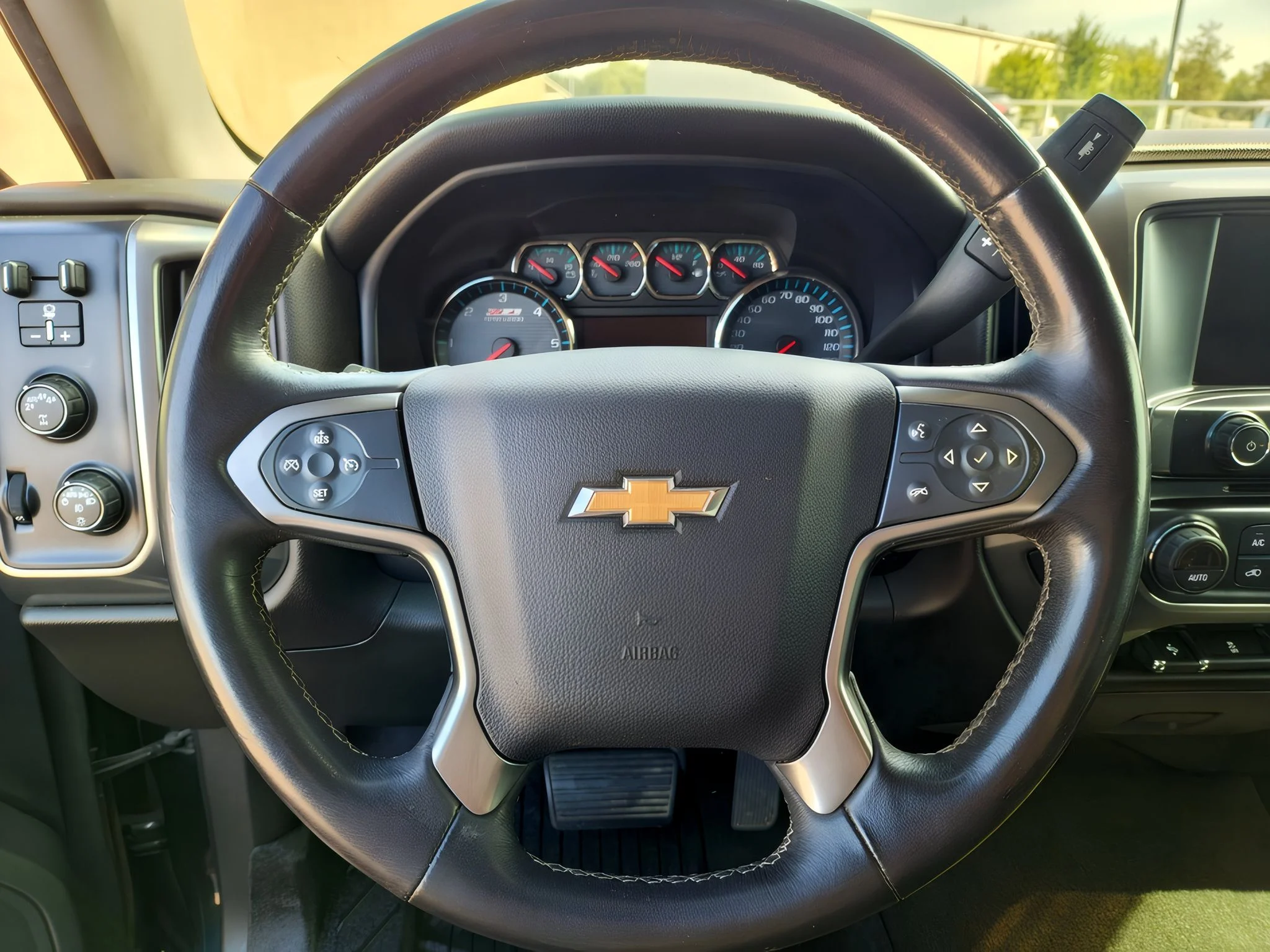 2017 Chevrolet Silverado 1500 LT - Photo 17