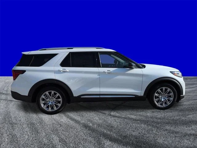 New 2026 Star White Metallic Tri-Coat Ford Platinum™ image 3
