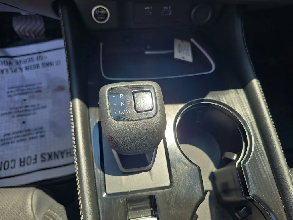 Used 2023 Gold Nissan Platinum image 23