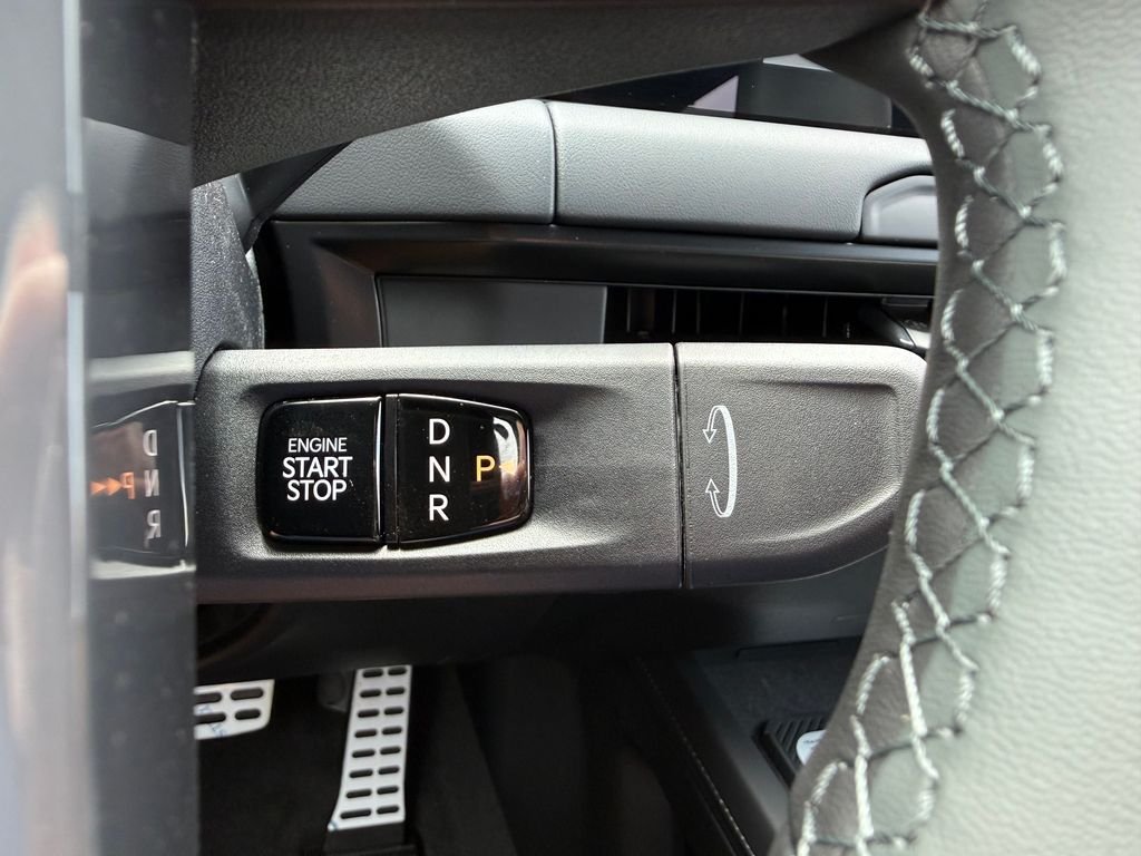 New 2027 Glacial White Pearl Kia X-LINE SX image 28