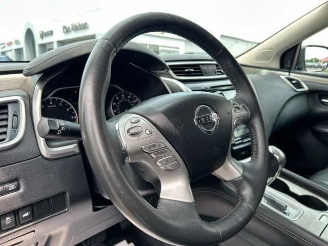 Used 2016 Gray Nissan Platinum image 38