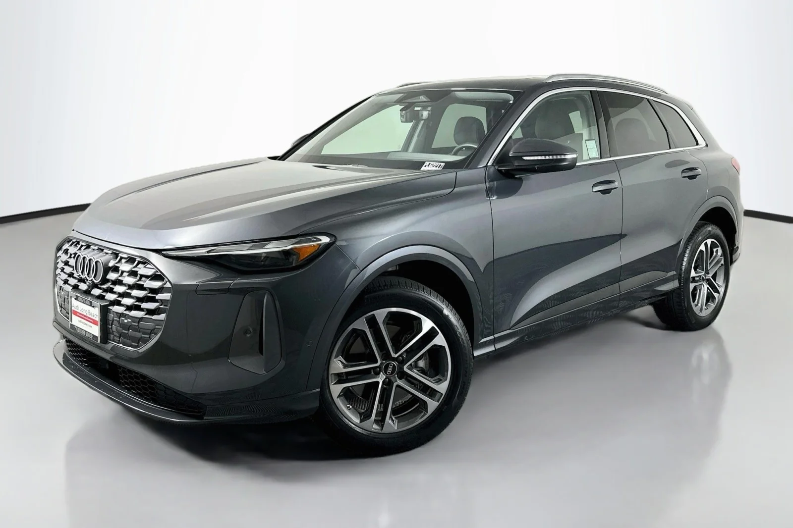 <span style='font-size: 28px; color:#111'>Luxury Loaner 2026 Q5 SUV</span>