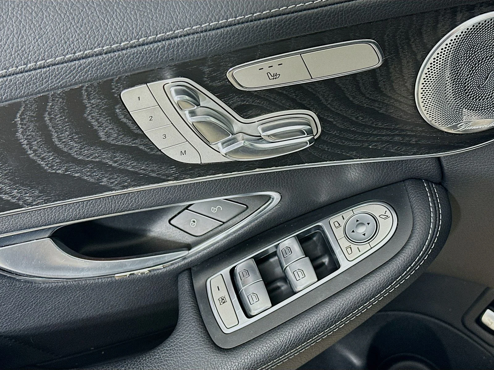 Used 2016  Mercedes-Benz  image 16