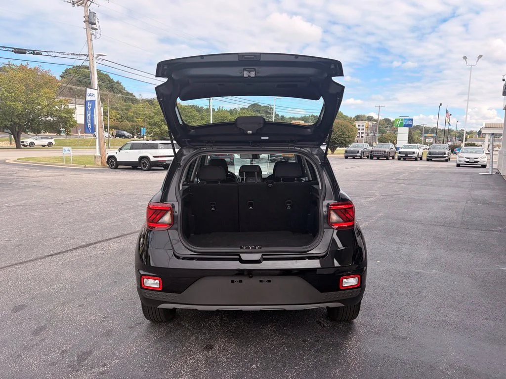 Used 2024 Onyx Black Hyundai SEL image 8
