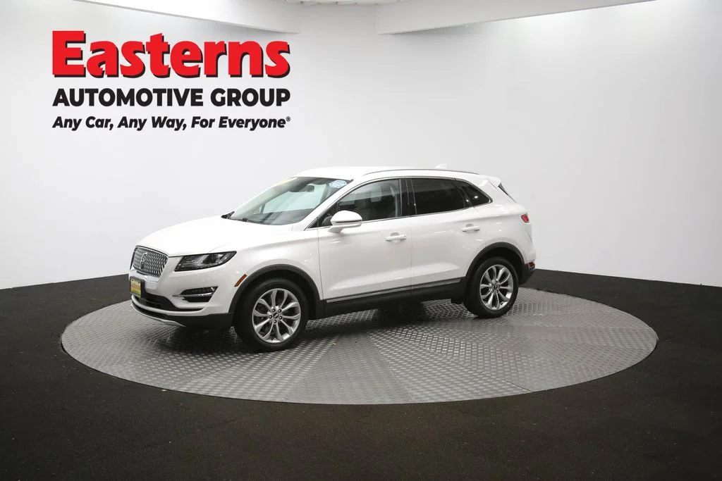 Used 2019 White Lincoln Select image 56