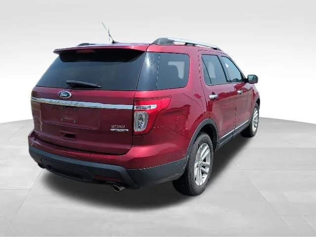 Used 2015 Red Ford XLT image 3