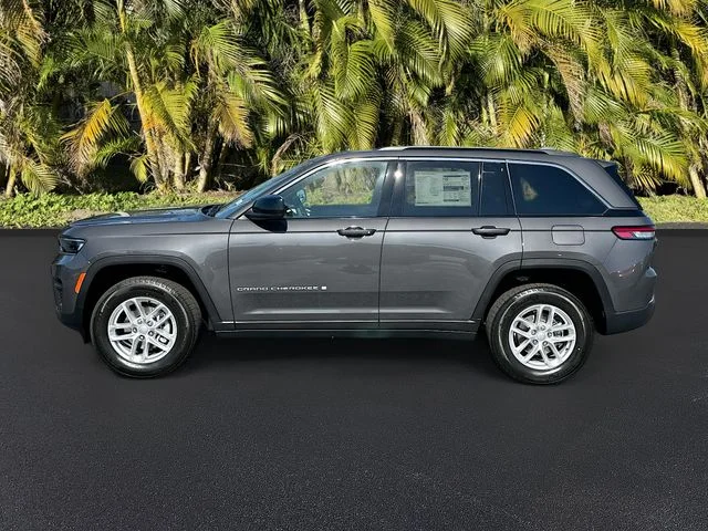 New 2026 Baltic Gray Metallic Clear-Coat Exterior Paint Jeep Laredo image 2