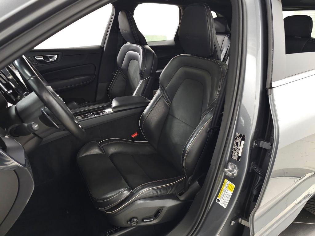 Used 2019 Osmium Gray Metallic Volvo T6 R-Design image 16